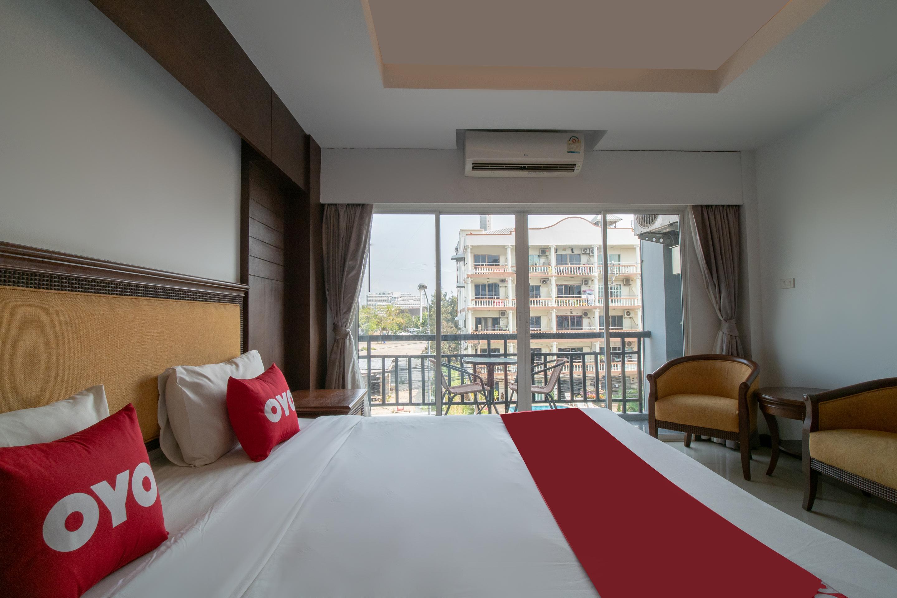 Sota Residence Pattaya Bagian luar foto
