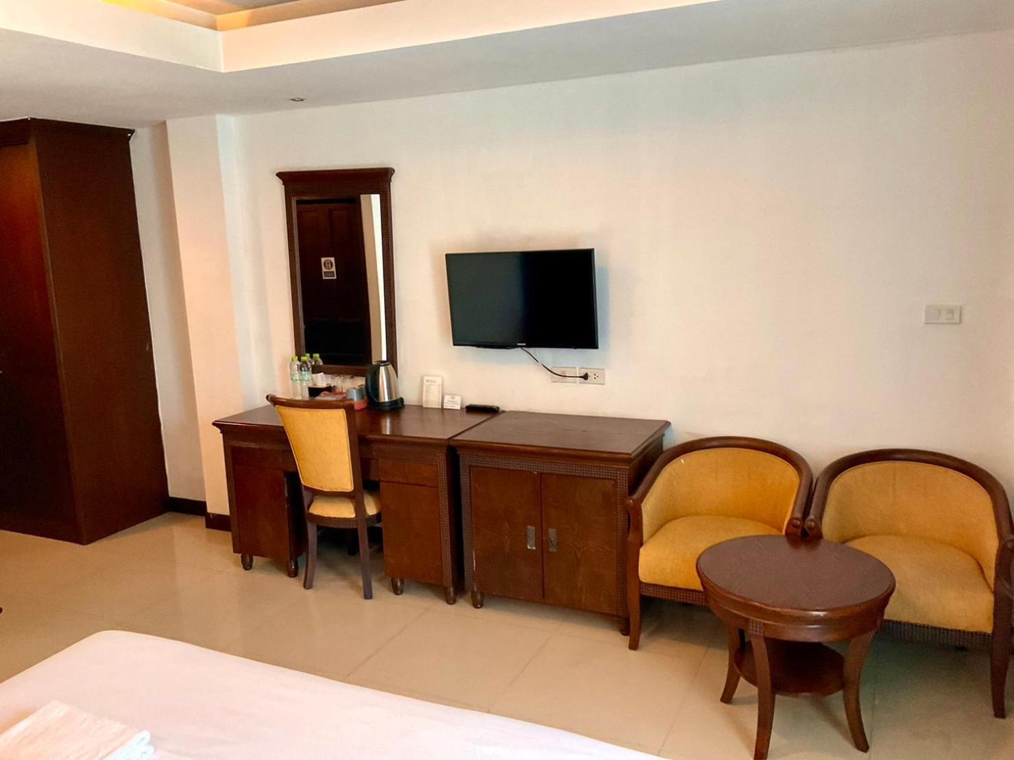 Sota Residence Pattaya Bagian luar foto