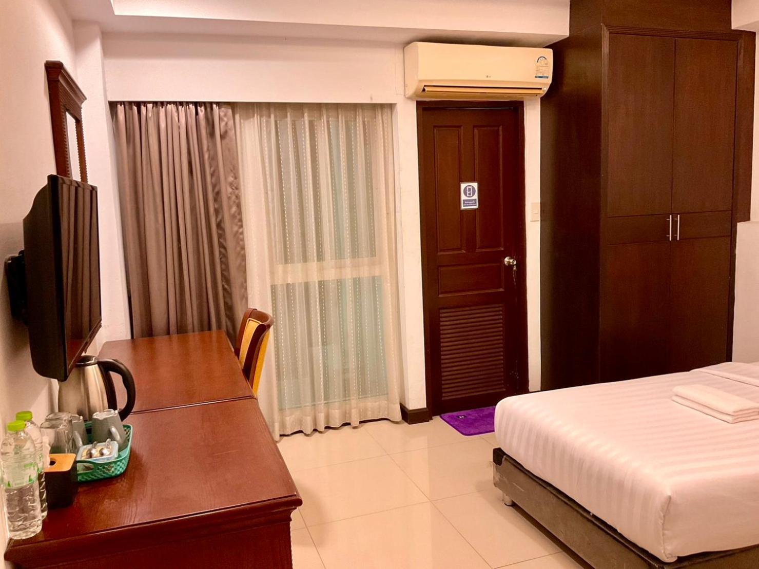 Sota Residence Pattaya Bagian luar foto