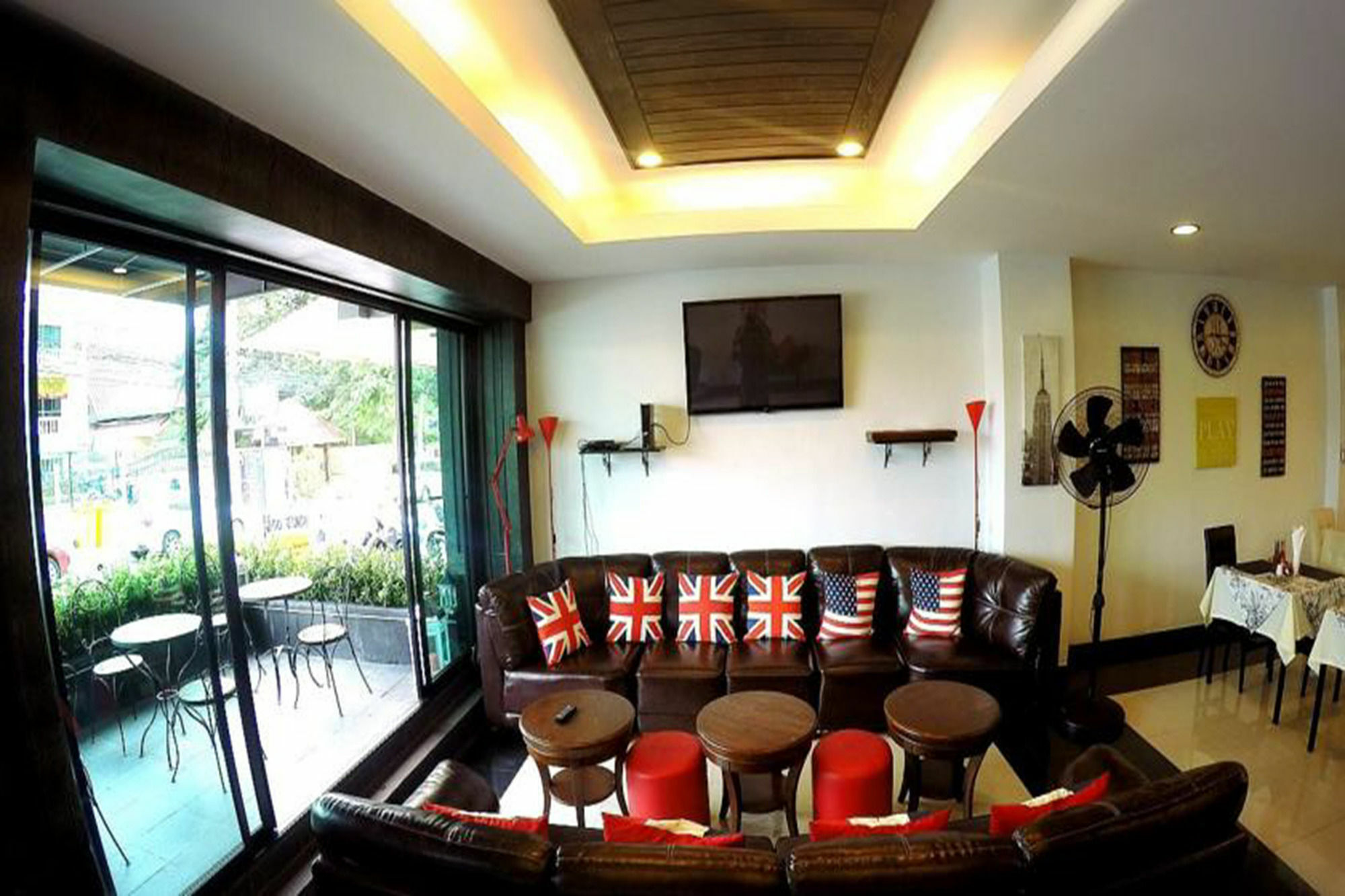 Sota Residence Pattaya Bagian luar foto