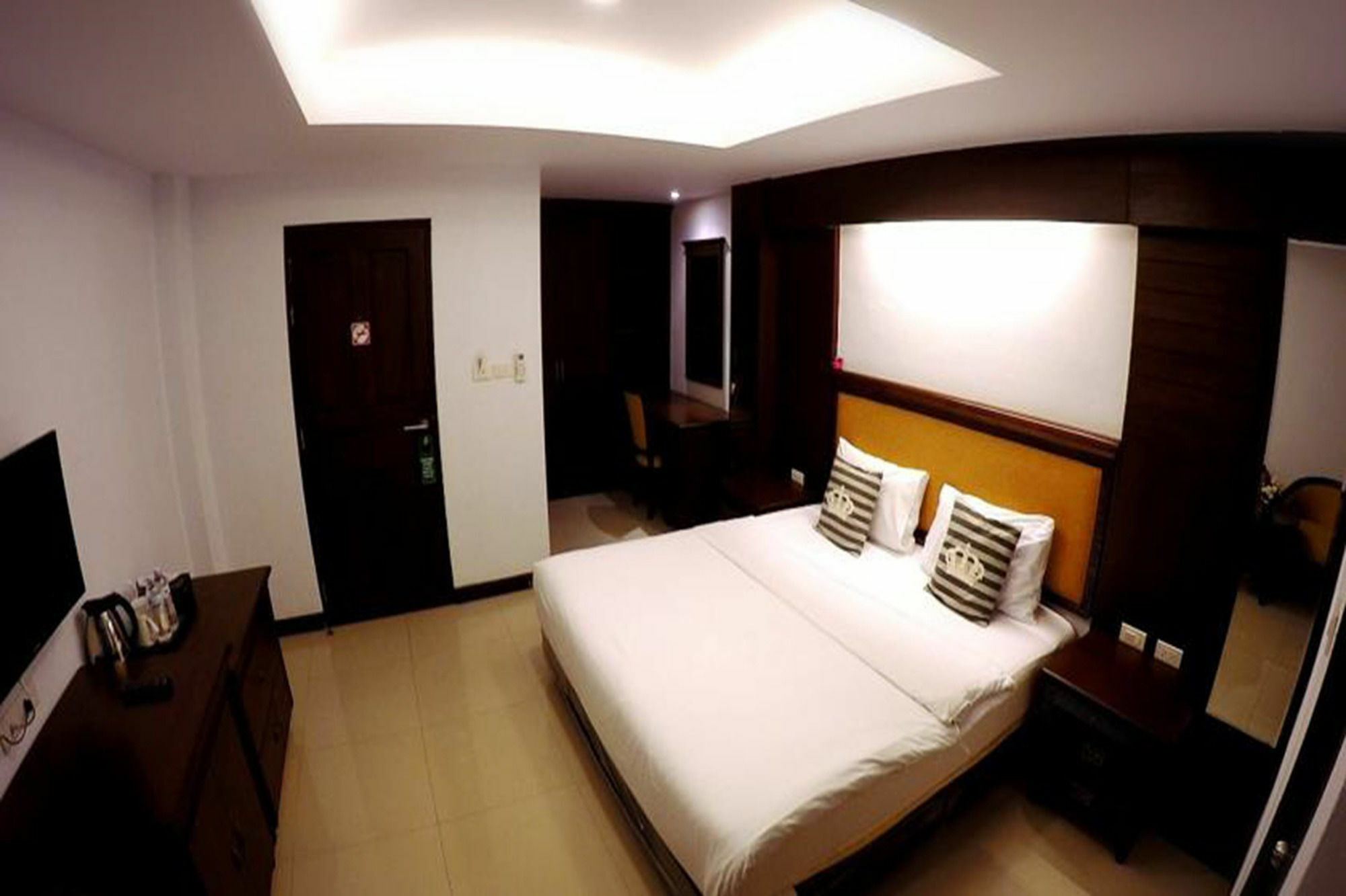 Sota Residence Pattaya Bagian luar foto